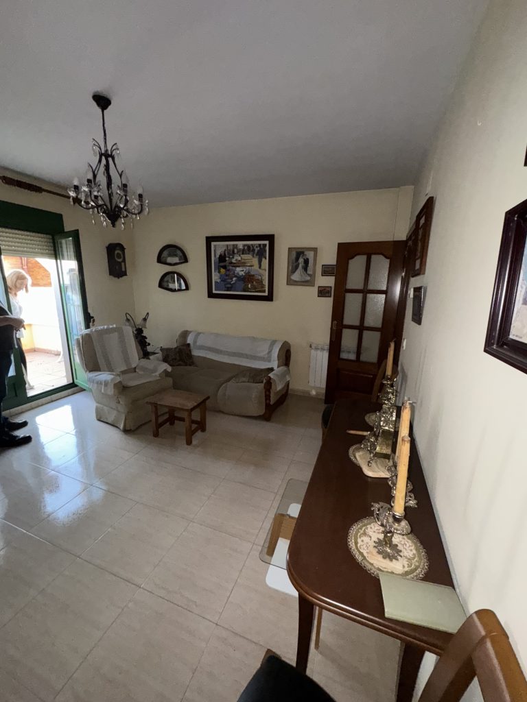 Salón amueblado con vistas a la terraza