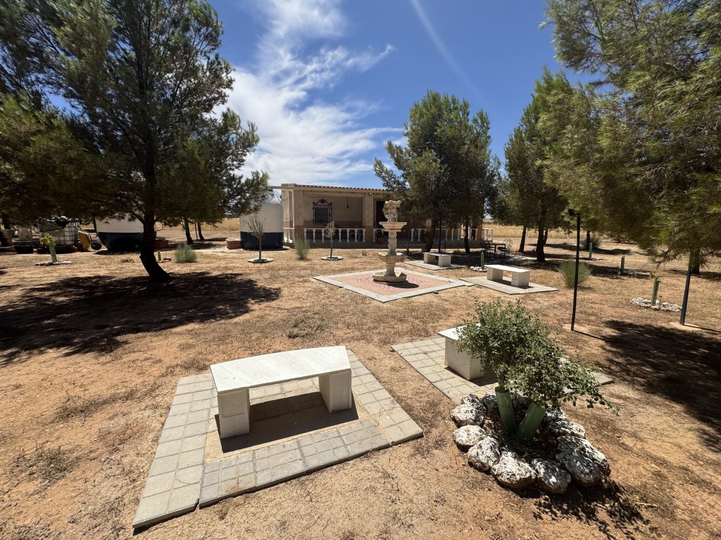 PARCELA DE CAMPO CON CASA