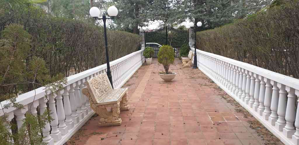 chalet con entrada propia
