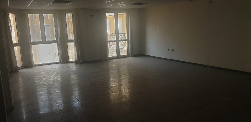 local diafano de 200 m2 aprox