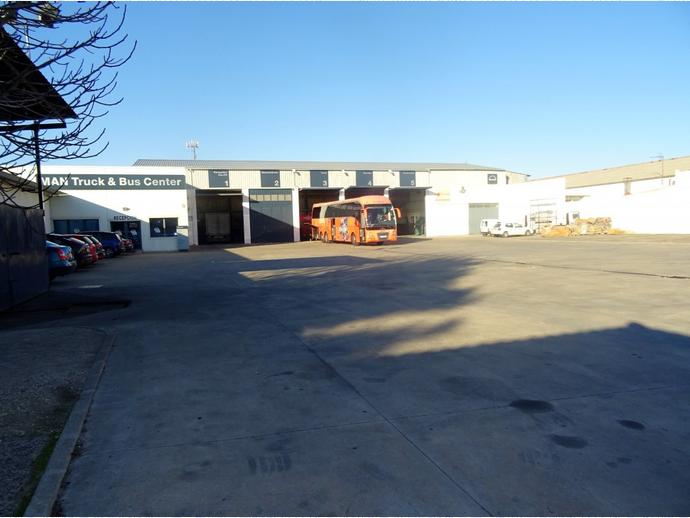venta de naves con solar completo