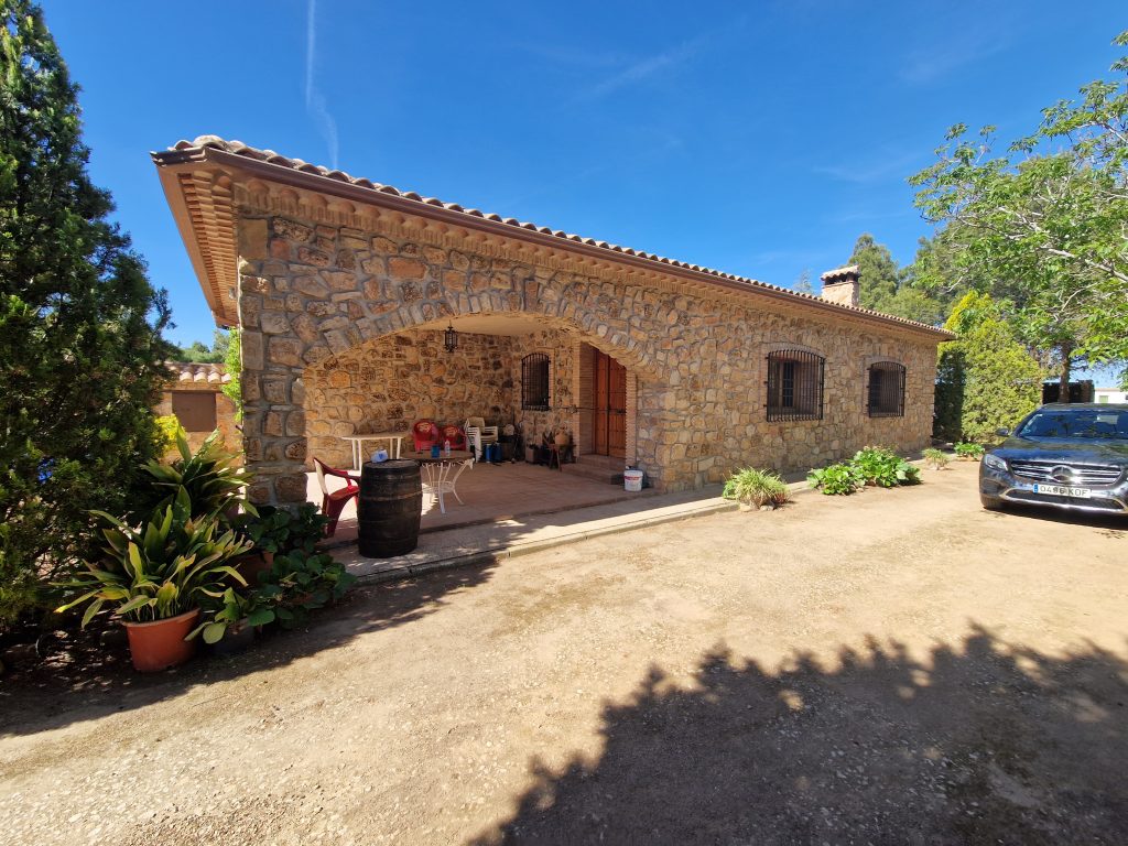 chalet a pie de carretera